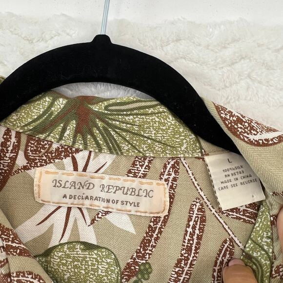 Island Republic Shirt Mens Large Green Tan Floral 100% Silk Hawaiian Vacation - Picture 11 of 12